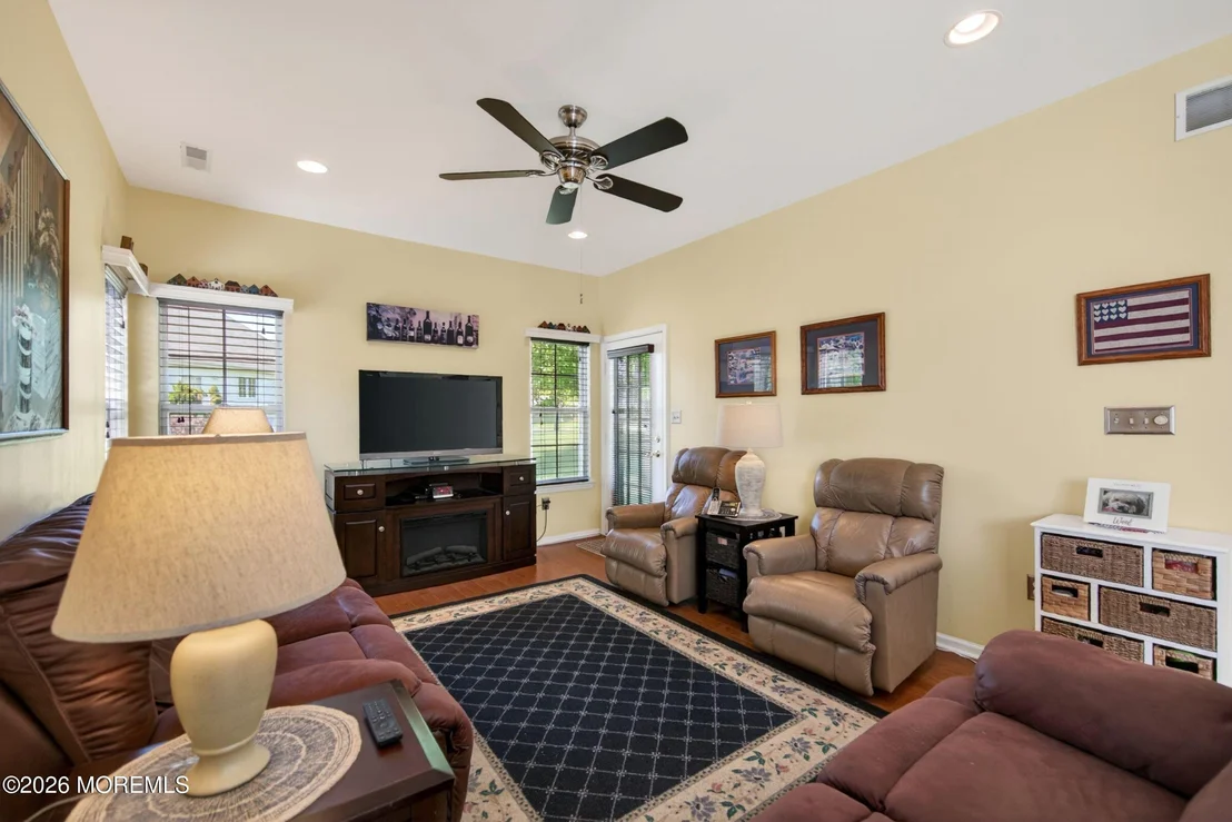Photo of 32 Tall Pines Drive