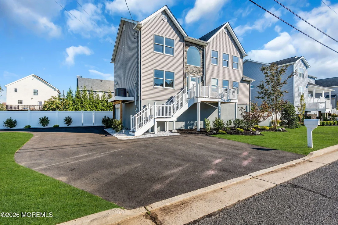 Photo of 707 Prospect Avenue