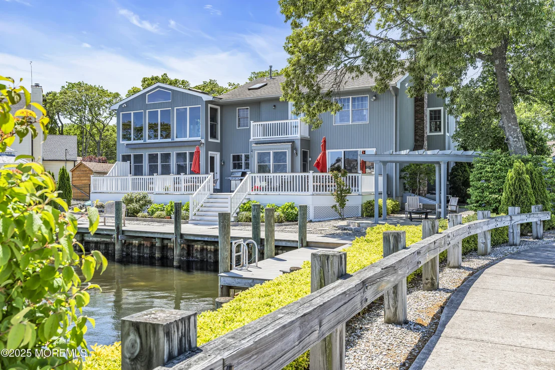Photo of 560 Midwood Drive