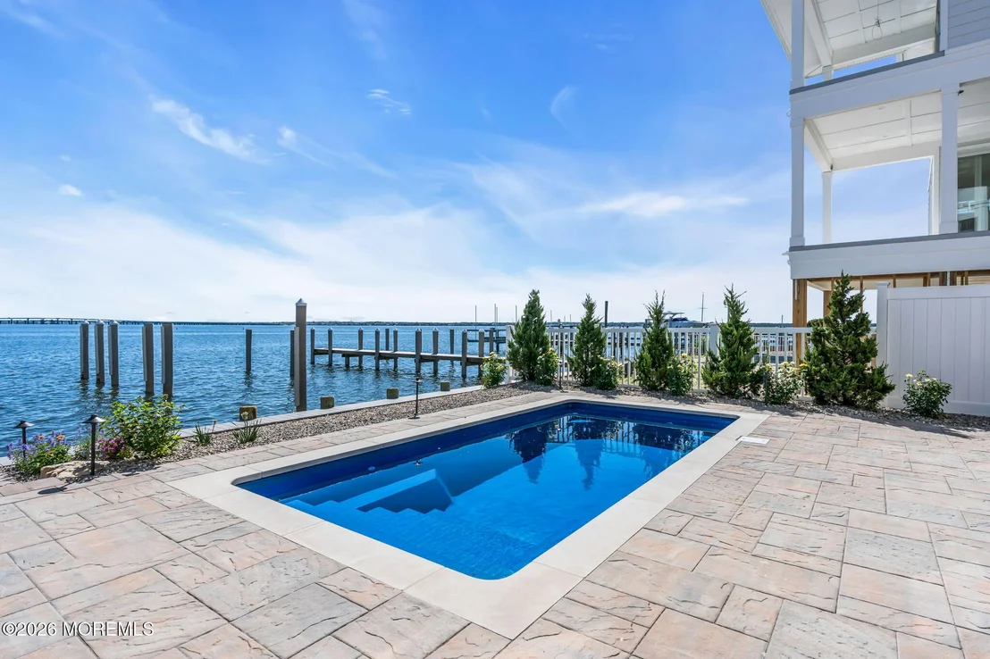 Photo of 153 Pershing Boulevard
