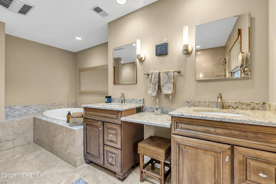 Photo of 560 Midwood Drive