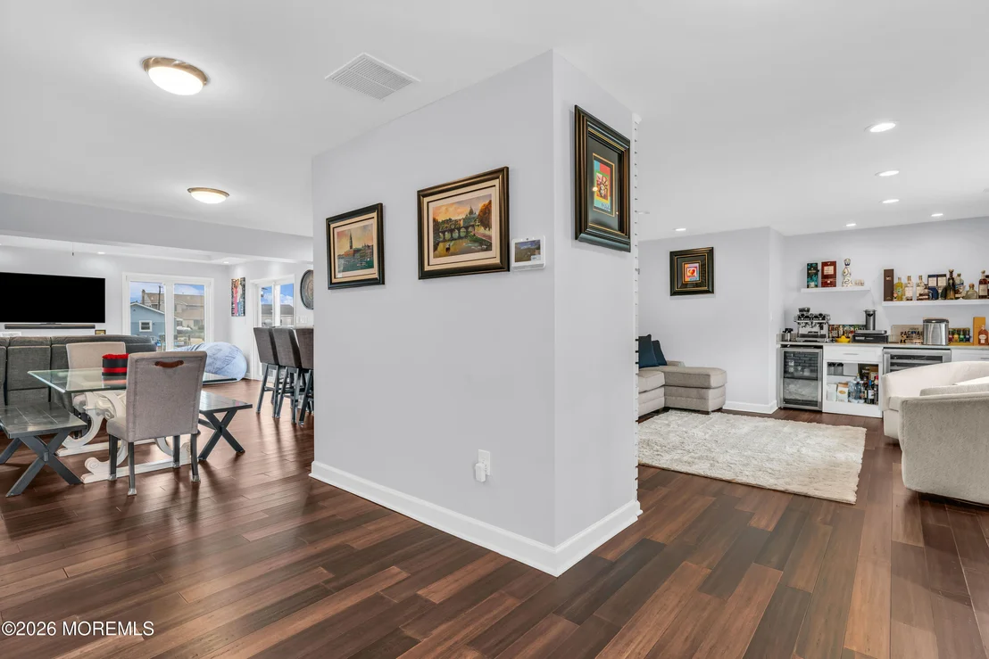 Photo of 933 Montauk Drive