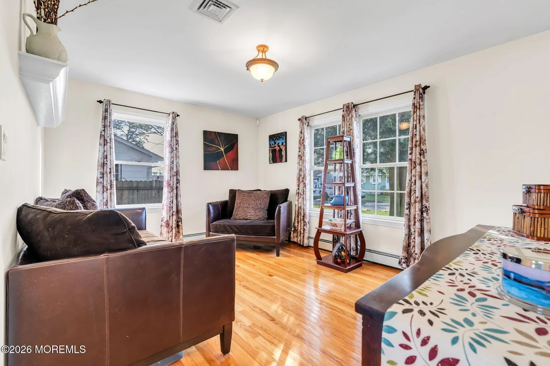 Photo of 475 Admiral Road
