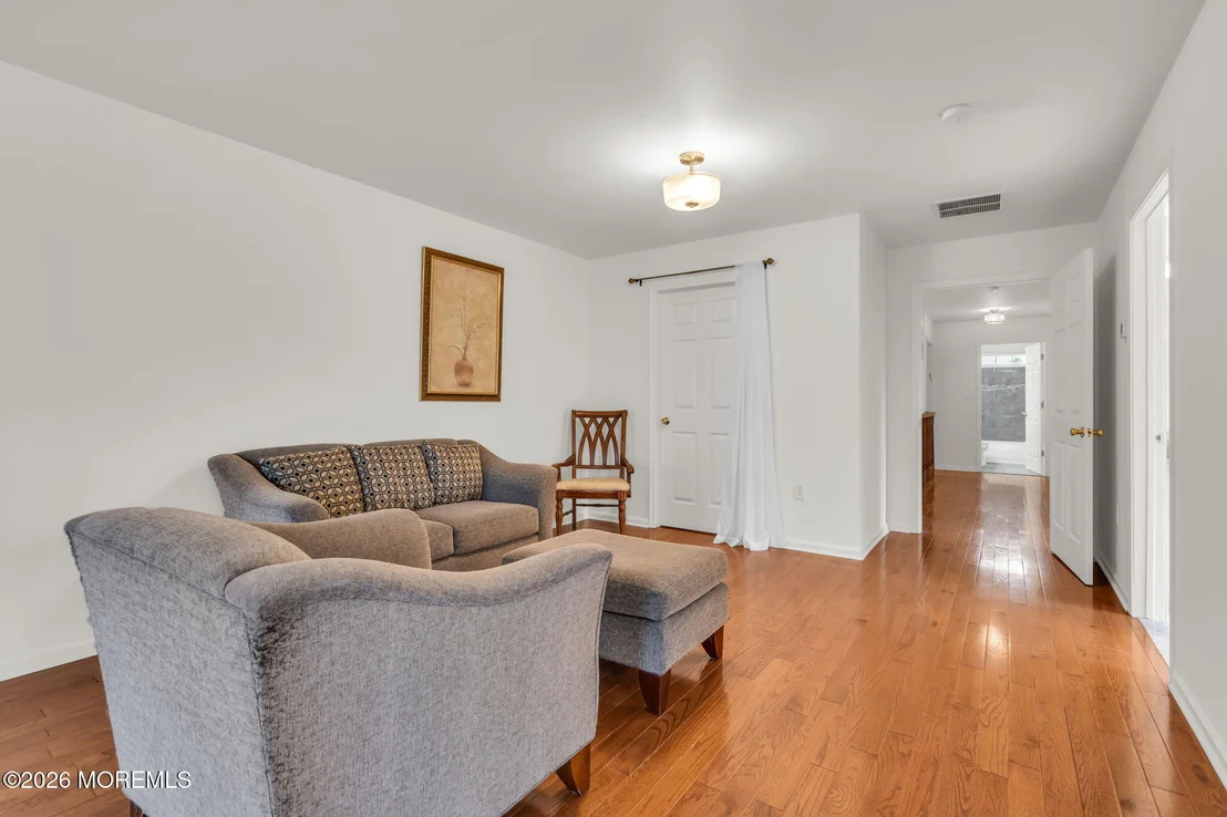 Photo of 102 Harvard Oval