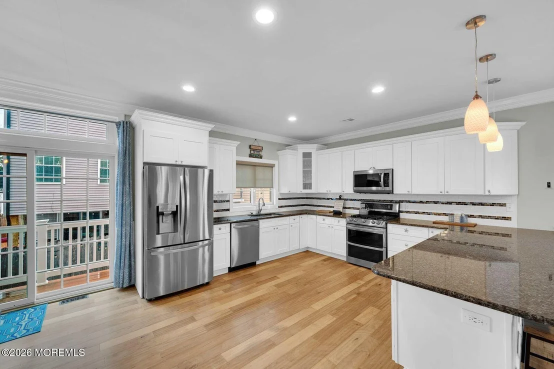 Photo of 222 3rd Avenue