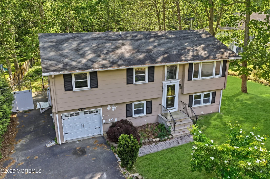 Photo of 16 Crest Road
