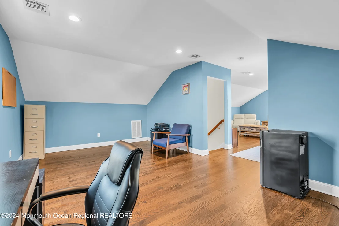 Photo of 106 Saint Lawrence Boulevard
