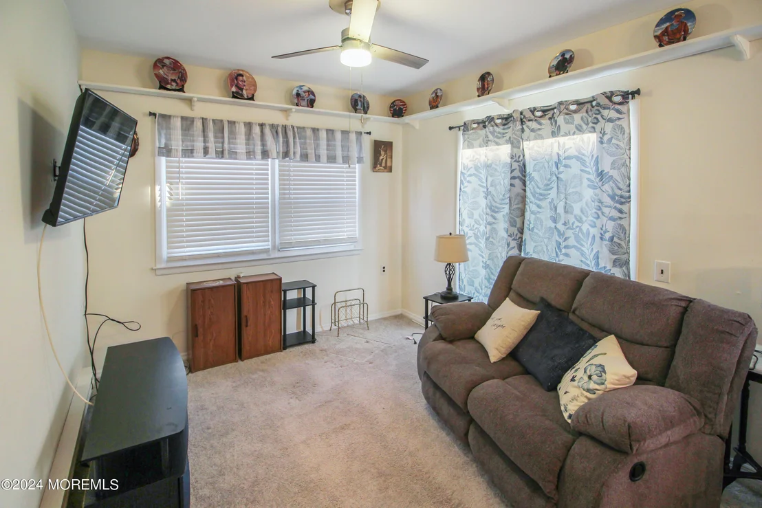 Photo of 52 Chelsea Drive