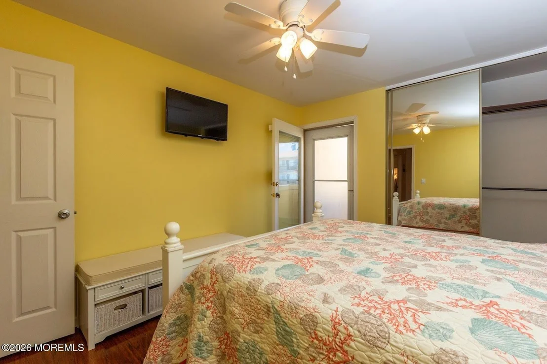 Photo of Unit 5 at 1102 Boulevard
