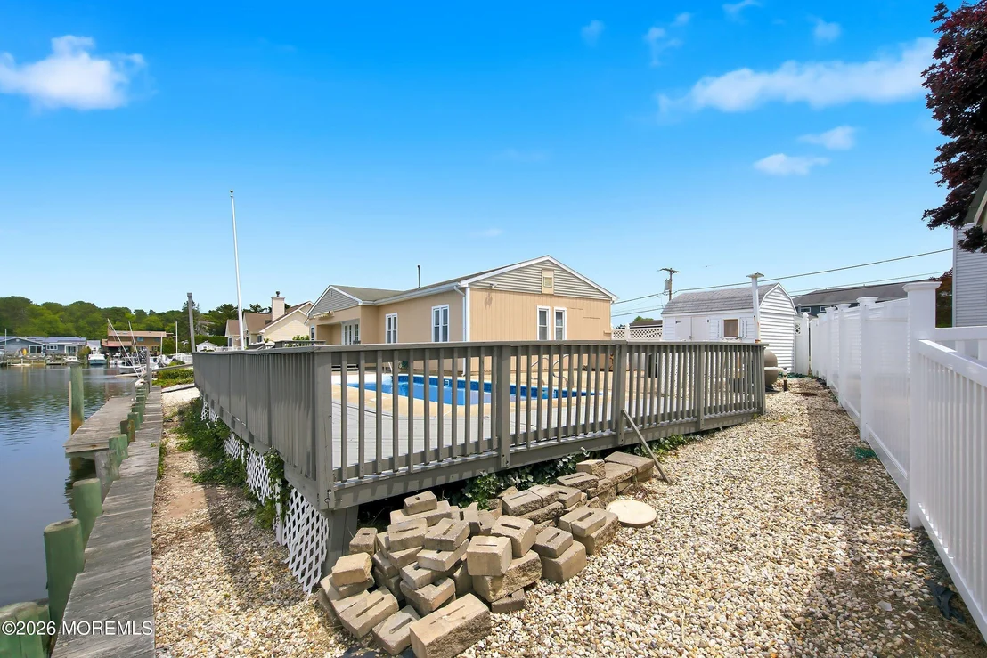 Photo of 1111 Uranus Court