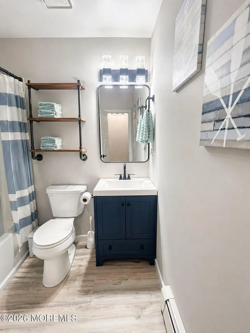 Photo of 810 Leeward Drive