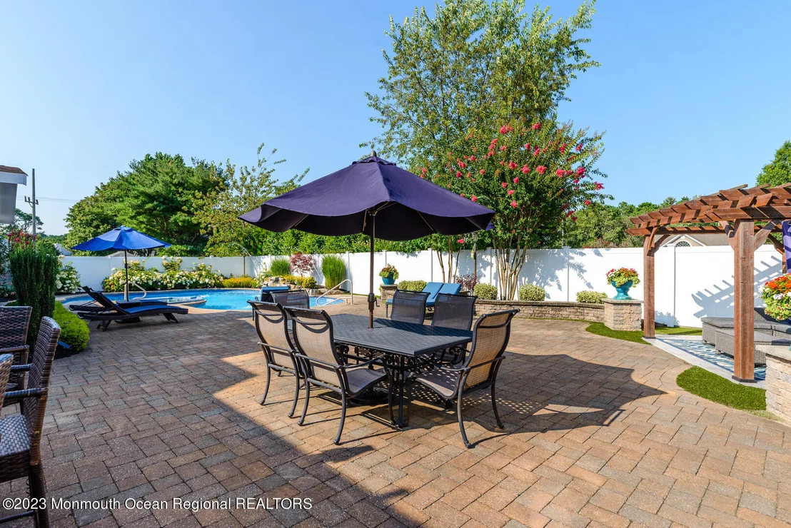 Photo of 74 Oak Knoll Drive