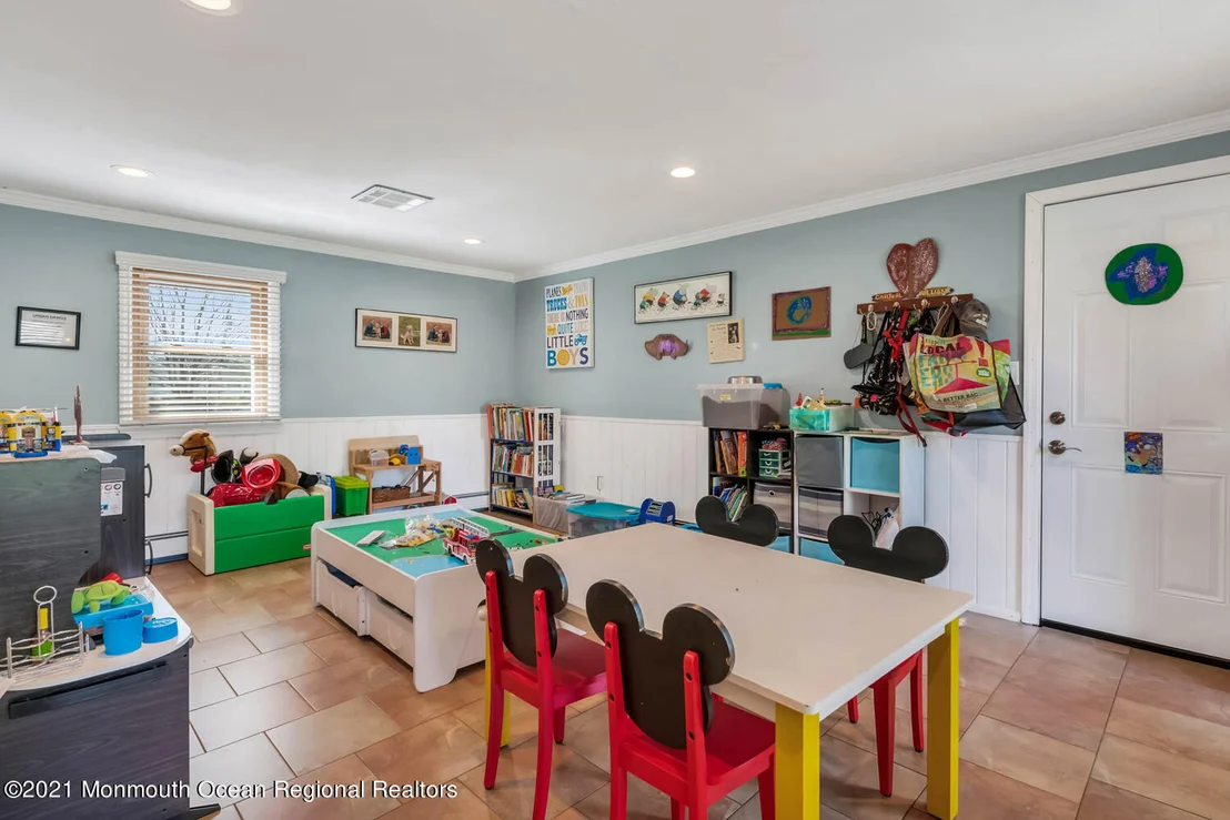 Photo of 407 Rumson Road