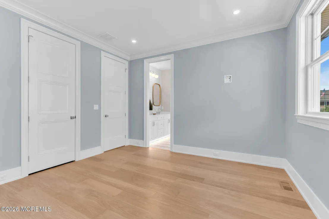 Photo of 153 Pershing Boulevard