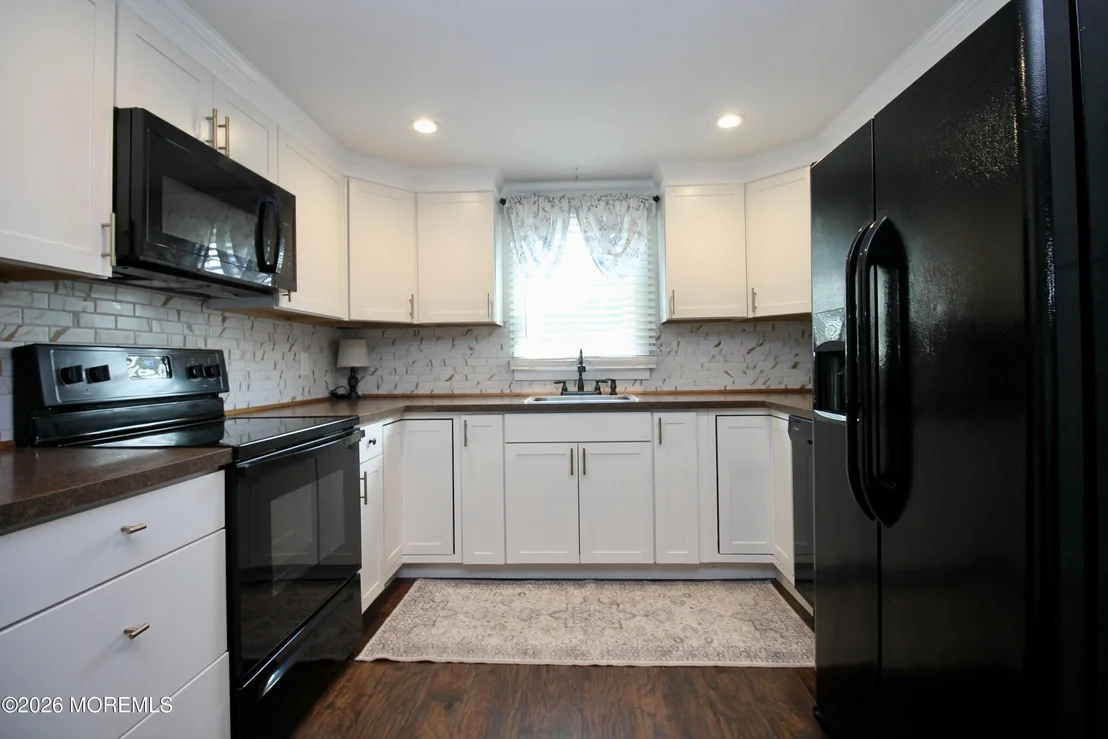 Photo of 562 Sara Drive