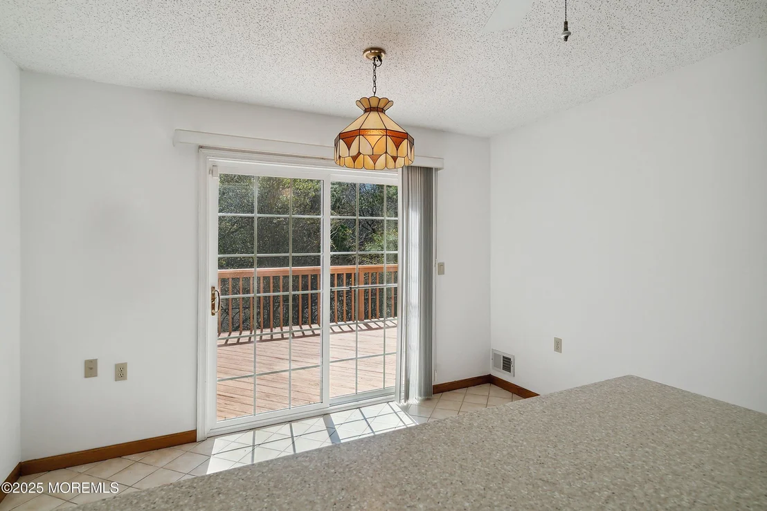 Photo of 32 Pine Oak Boulevard