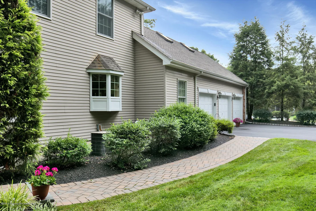 Photo of 1409 Crabapple Drive