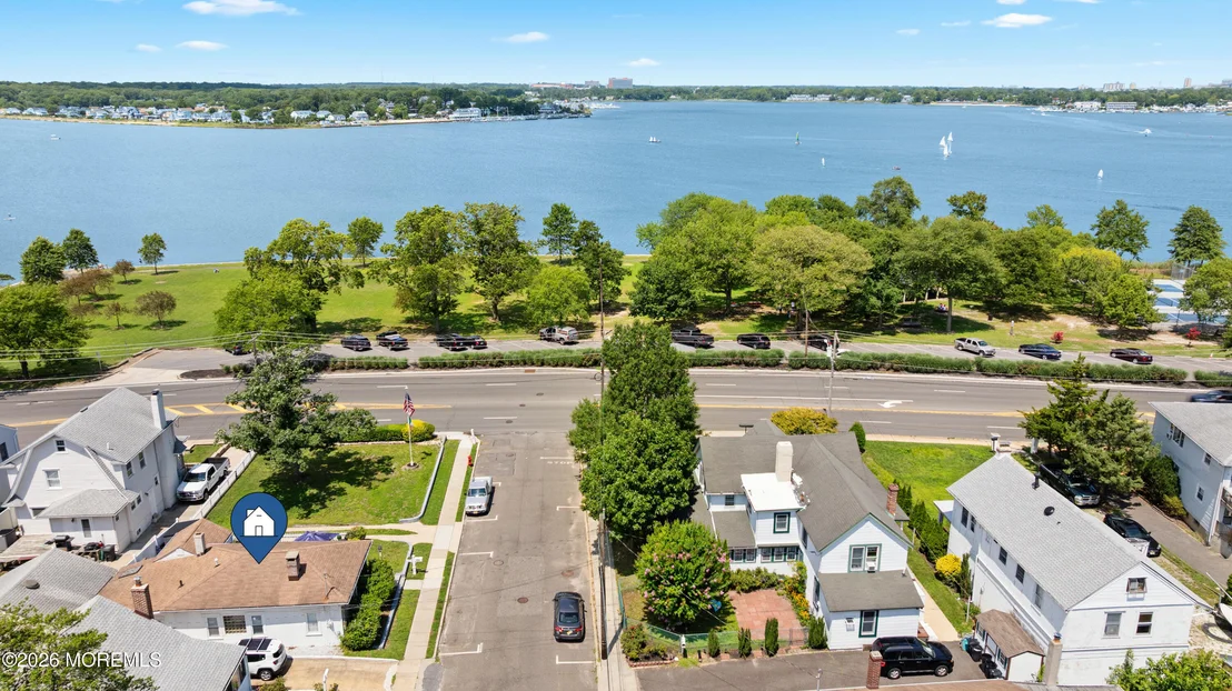 Photo of 1601 River Road