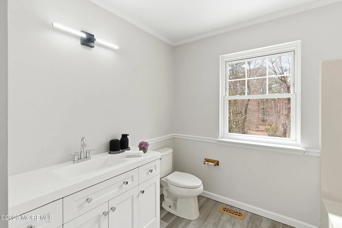 Photo of 565 Buttonwood Drive
