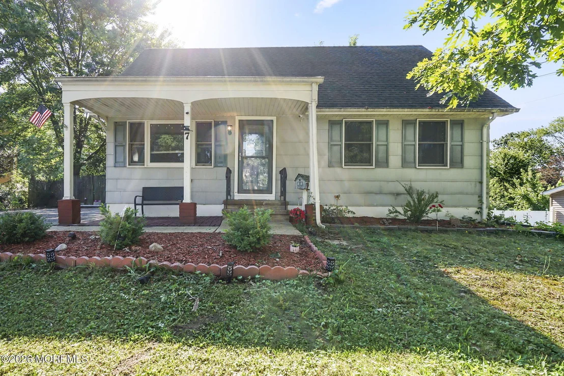 Photo of 7 Princeton Drive