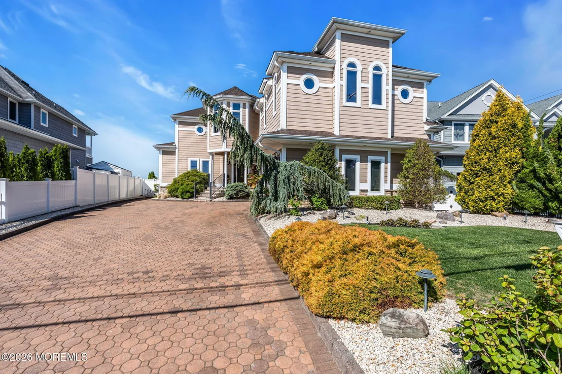 Photo of 531 Bayview Drive