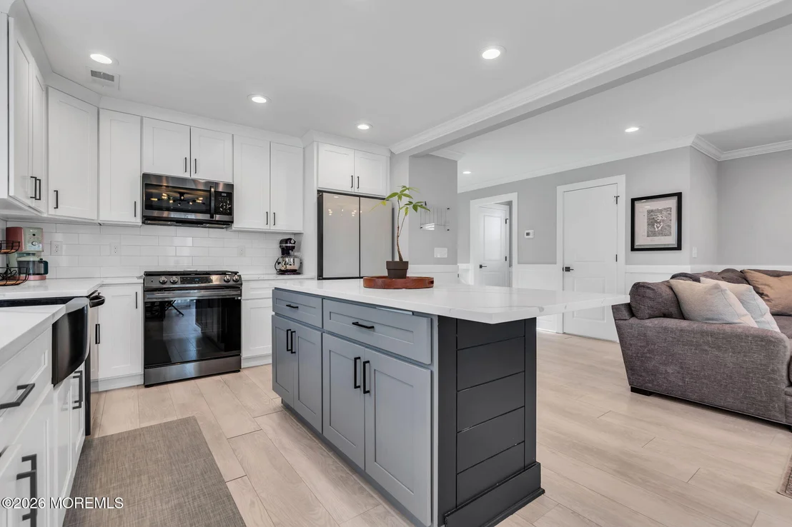 Photo of 1620 Ewart Road