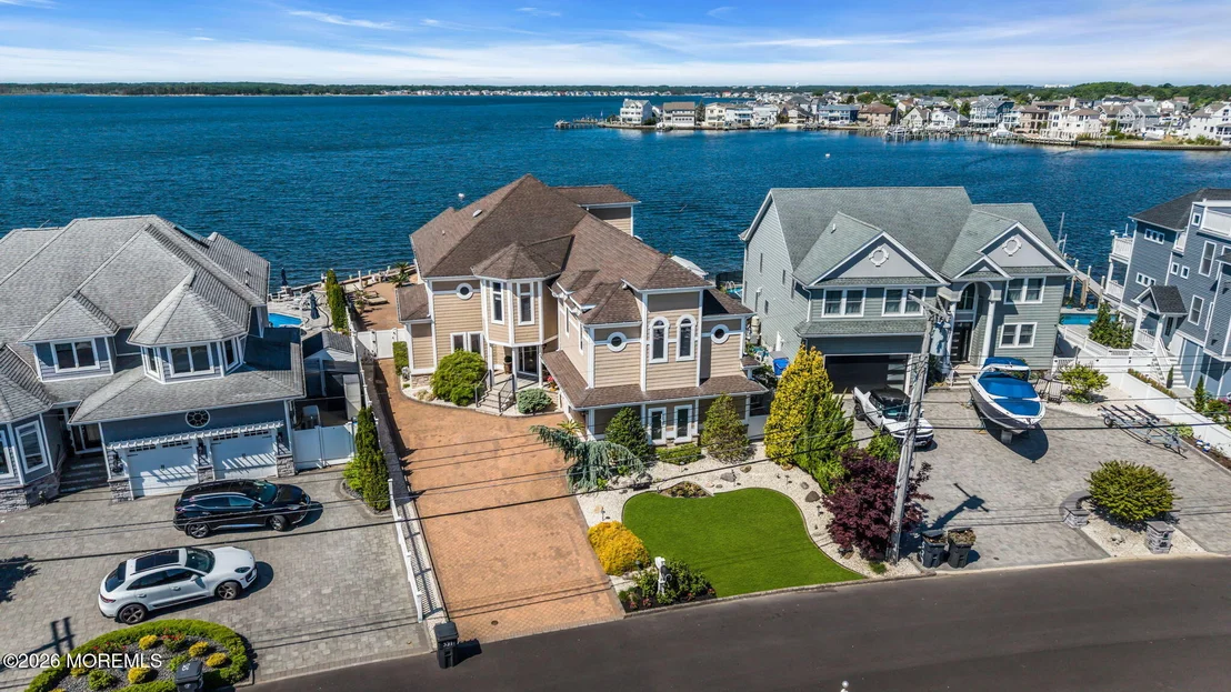 Photo of 531 Bayview Drive