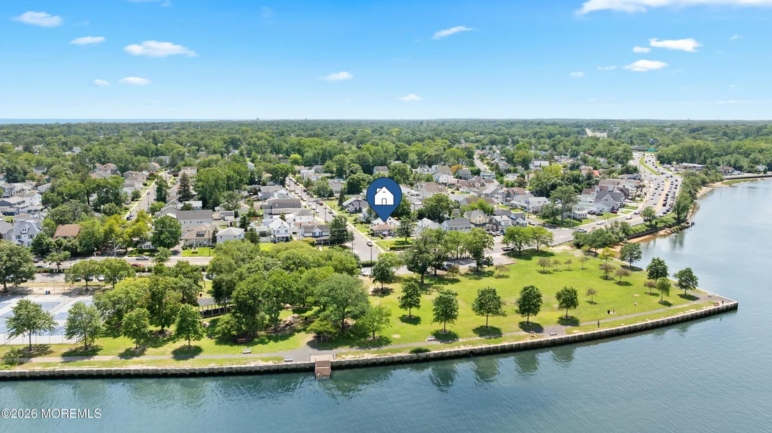 Photo of 1601 River Road
