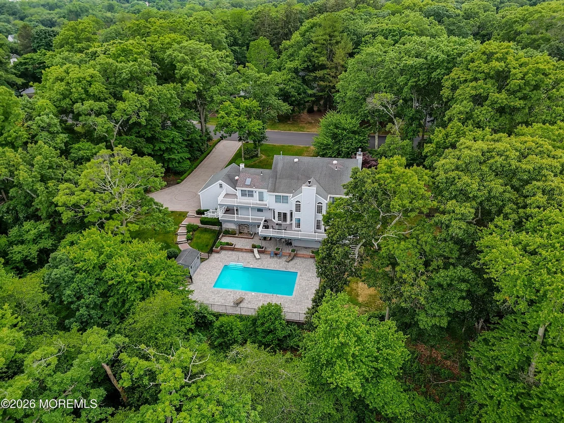 Photo of 1908 Shadowbrook Drive