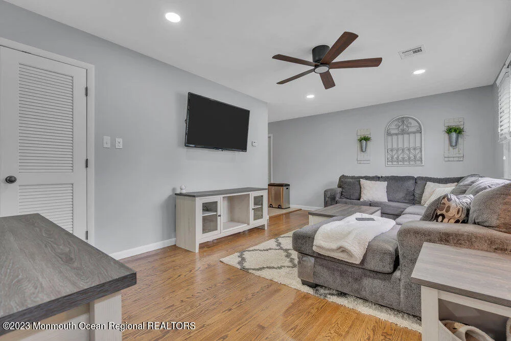 Photo of 1233 Clearview Street