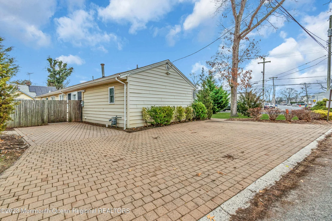 Photo of 1007 Beaver Dam Road
