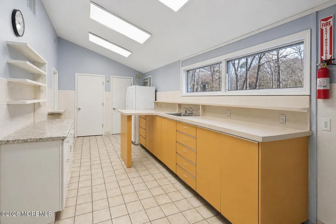 Photo of 437 Adamston Road