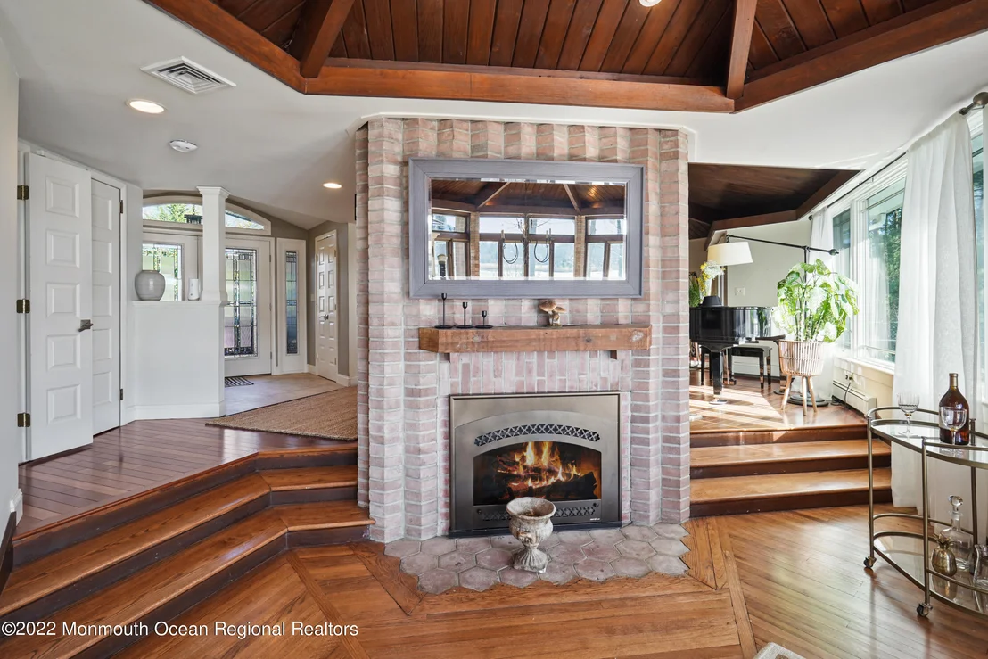 Photo of 2409 Riverside Terrace