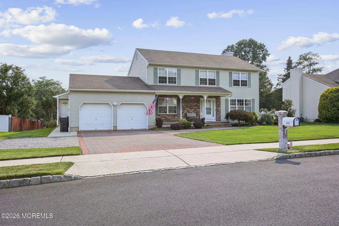 Photo of 452 Meadowood Road