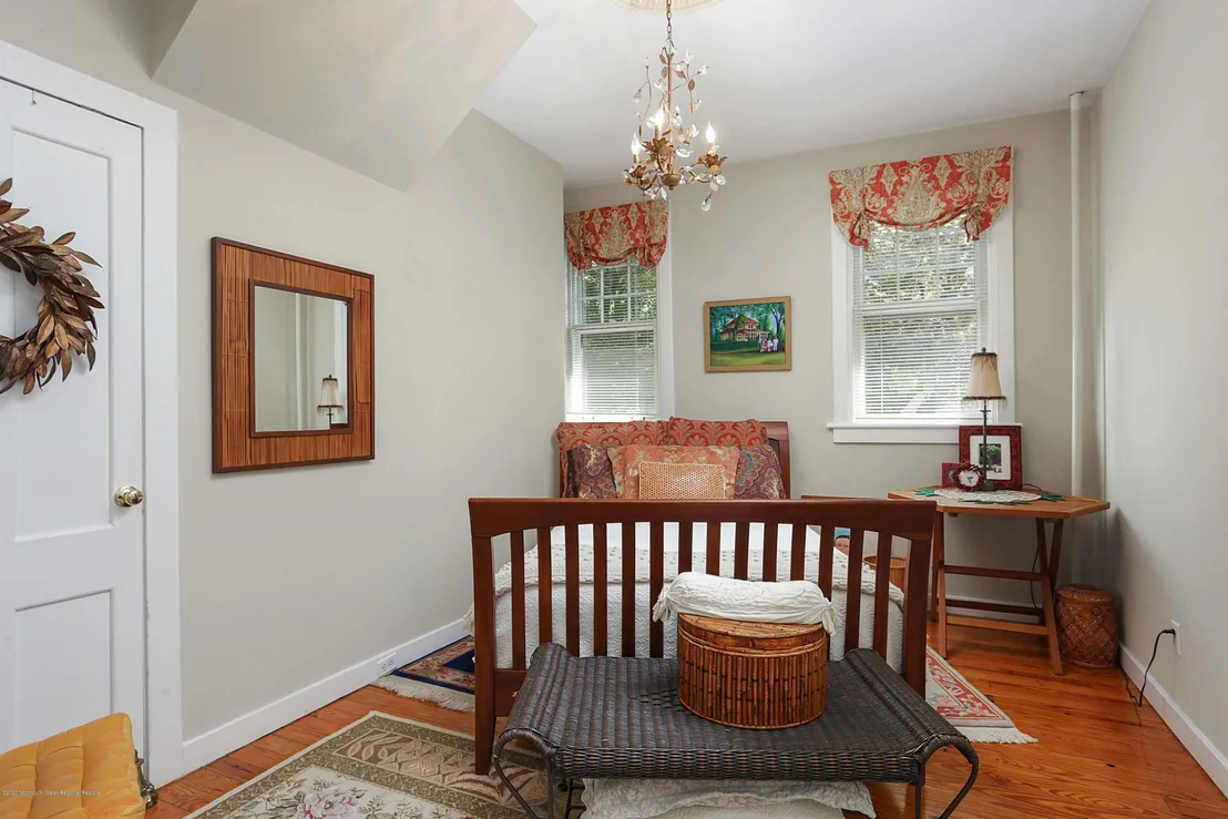 Photo of 10 Summit Avenue