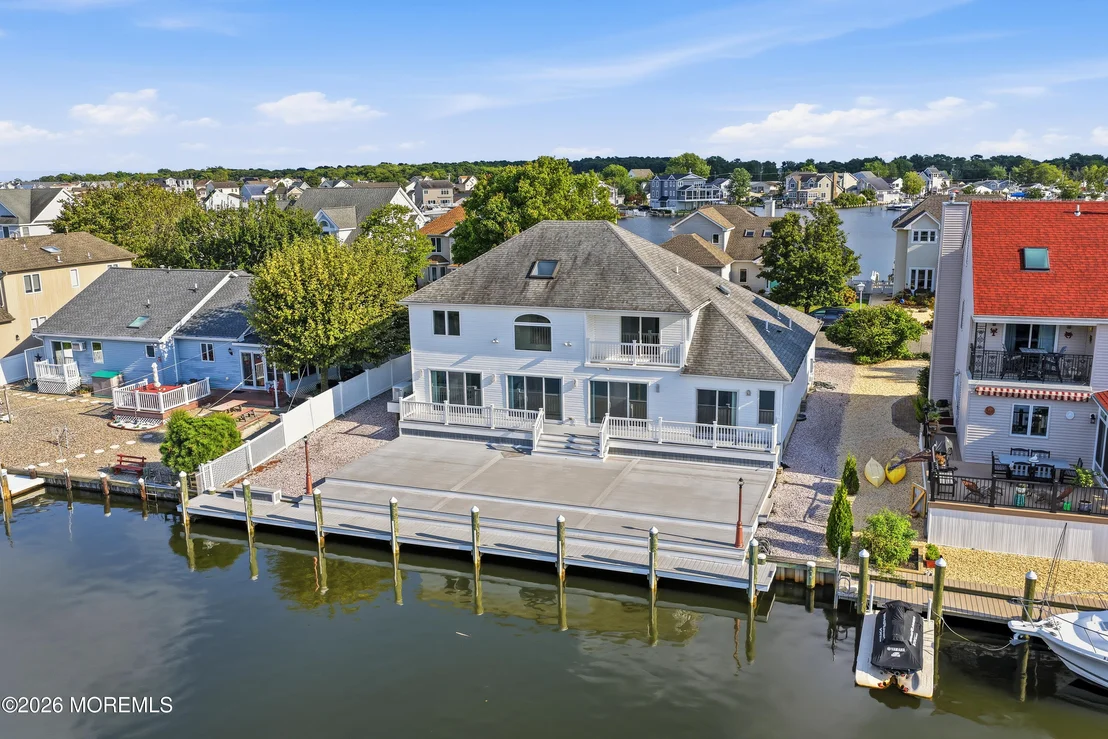 Photo of 717 Fairview Lane