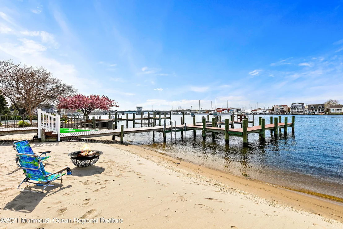 Photo of 770 North Drive