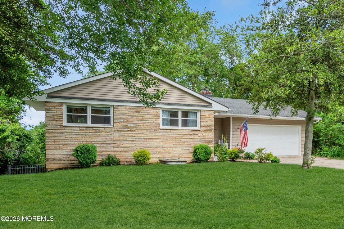 Photo of 1600 Parkview Boulevard