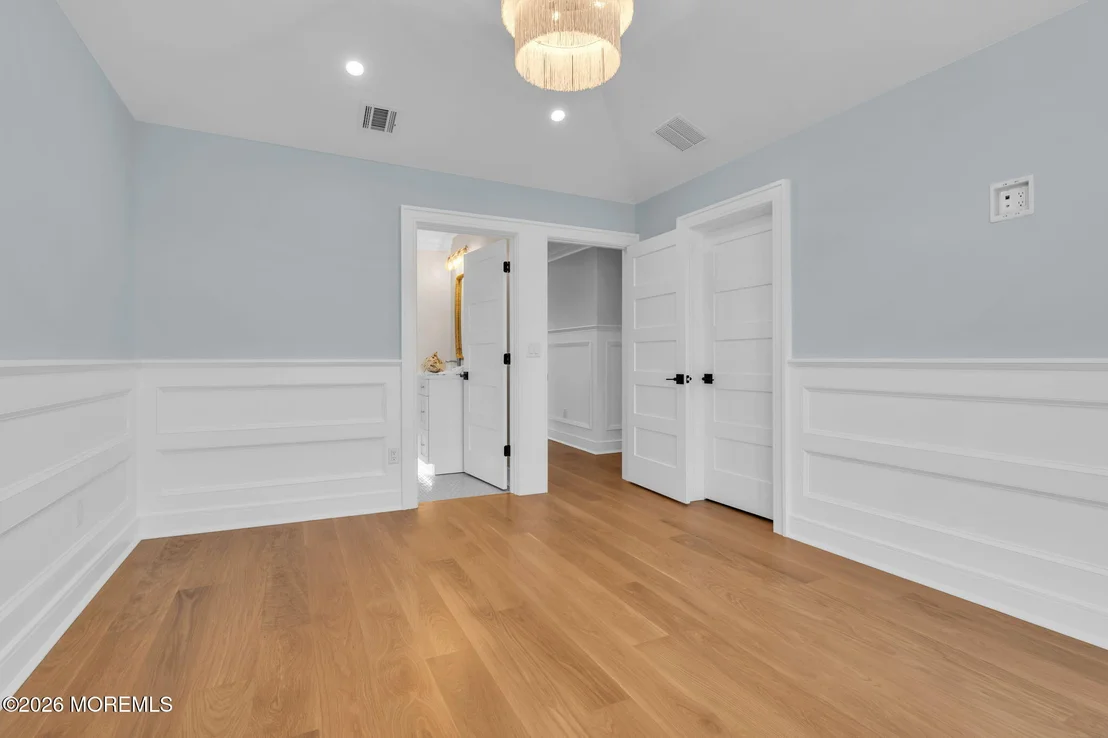 Photo of 151 Pershing Boulevard
