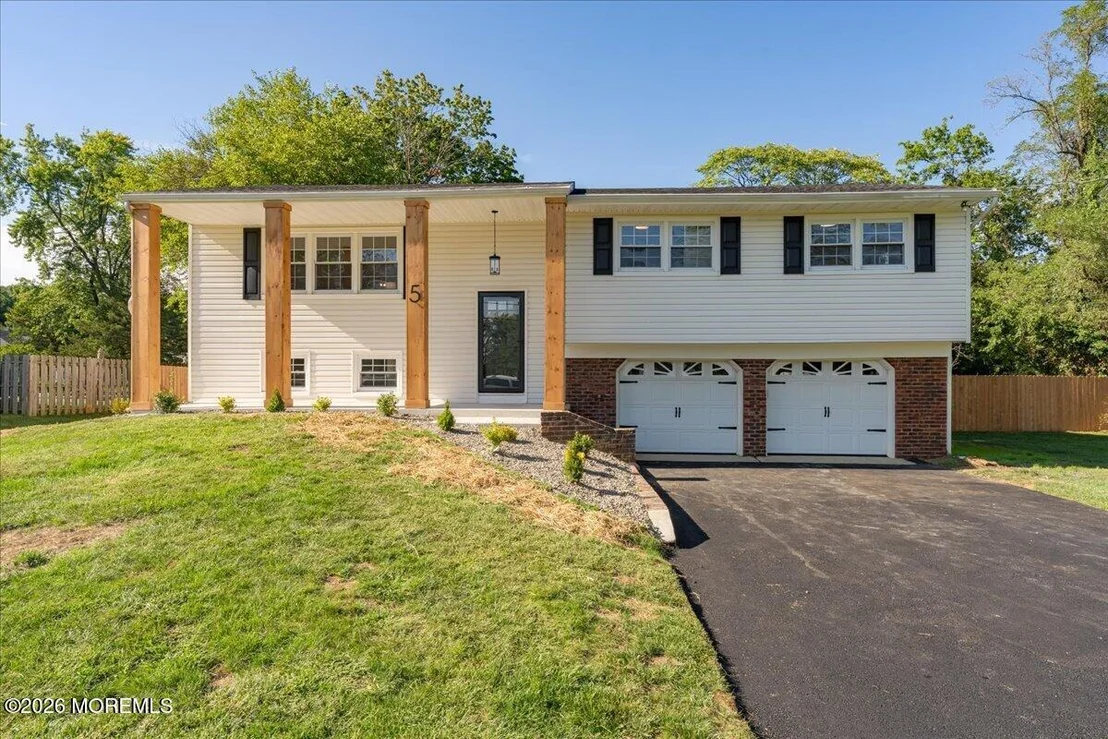 Photo of 5 Colonial Way