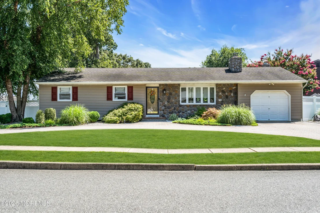 Photo of 421 Leanora Street