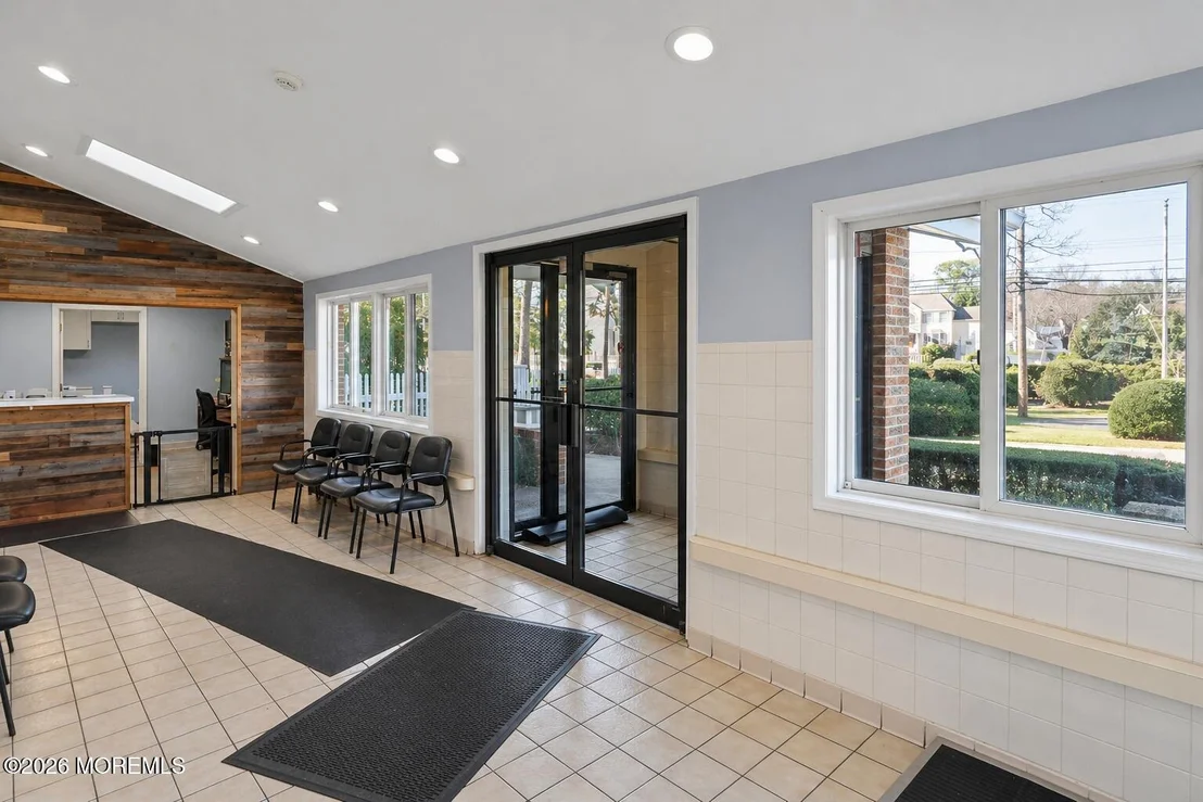 Photo of 437 Adamston Road