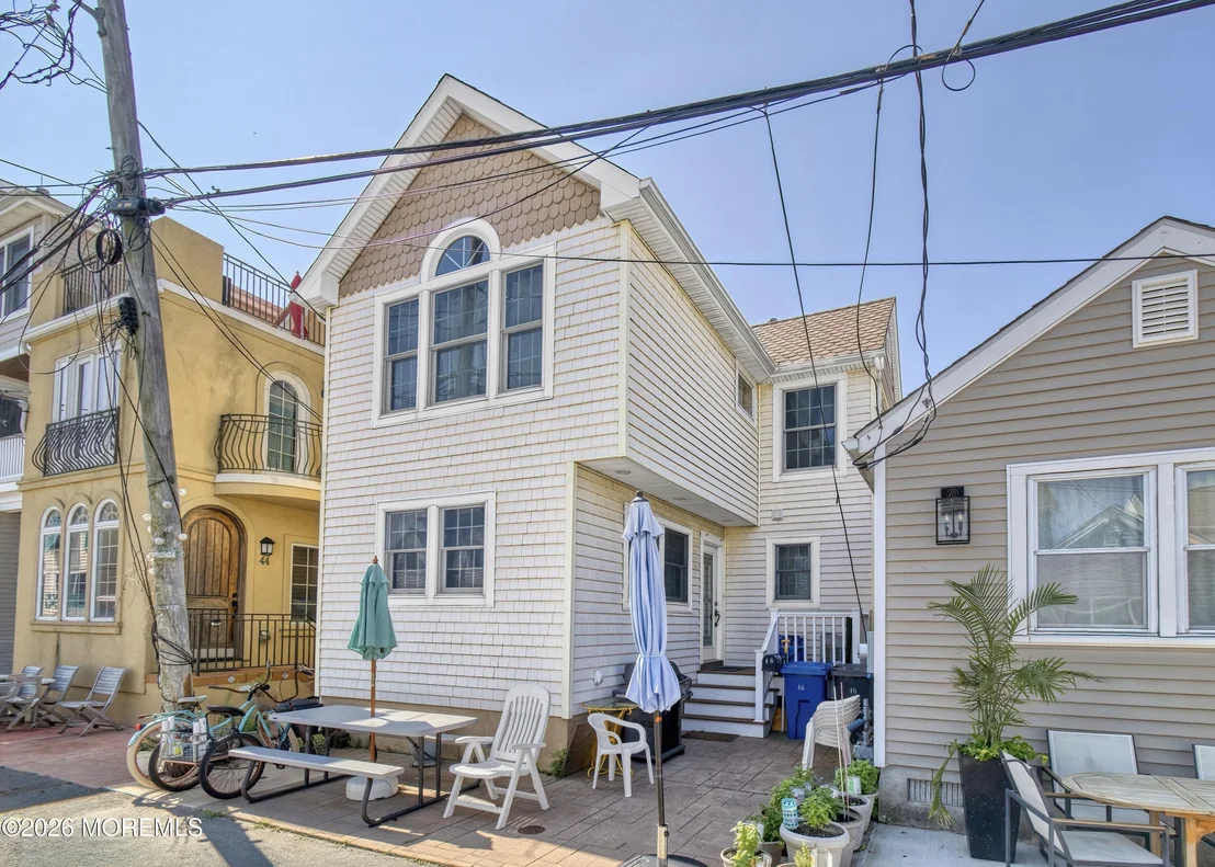 Photo of 46 W Rutherford Lane