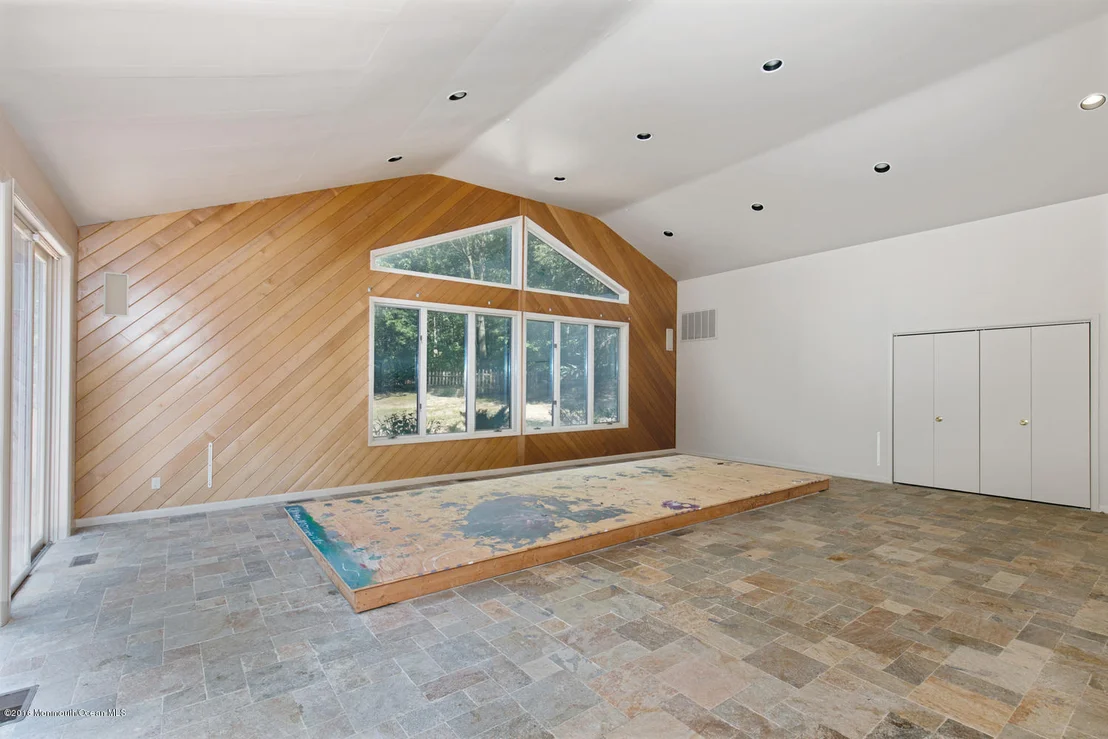 Photo of 2114 Shadowbrook Drive
