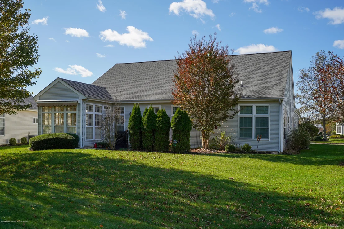 Photo of 2570 Collier Road