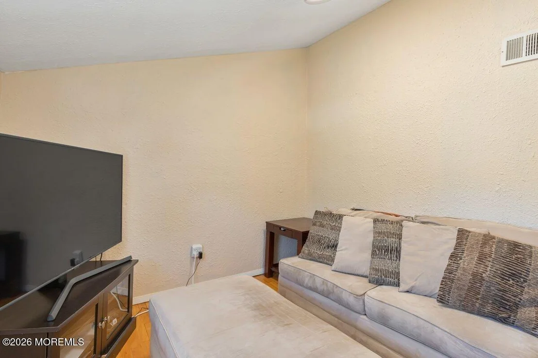 Photo of 5 Scholer Drive