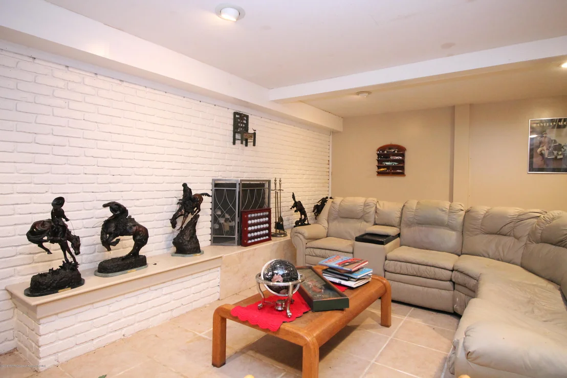 Photo of 33 Deepdale Drive