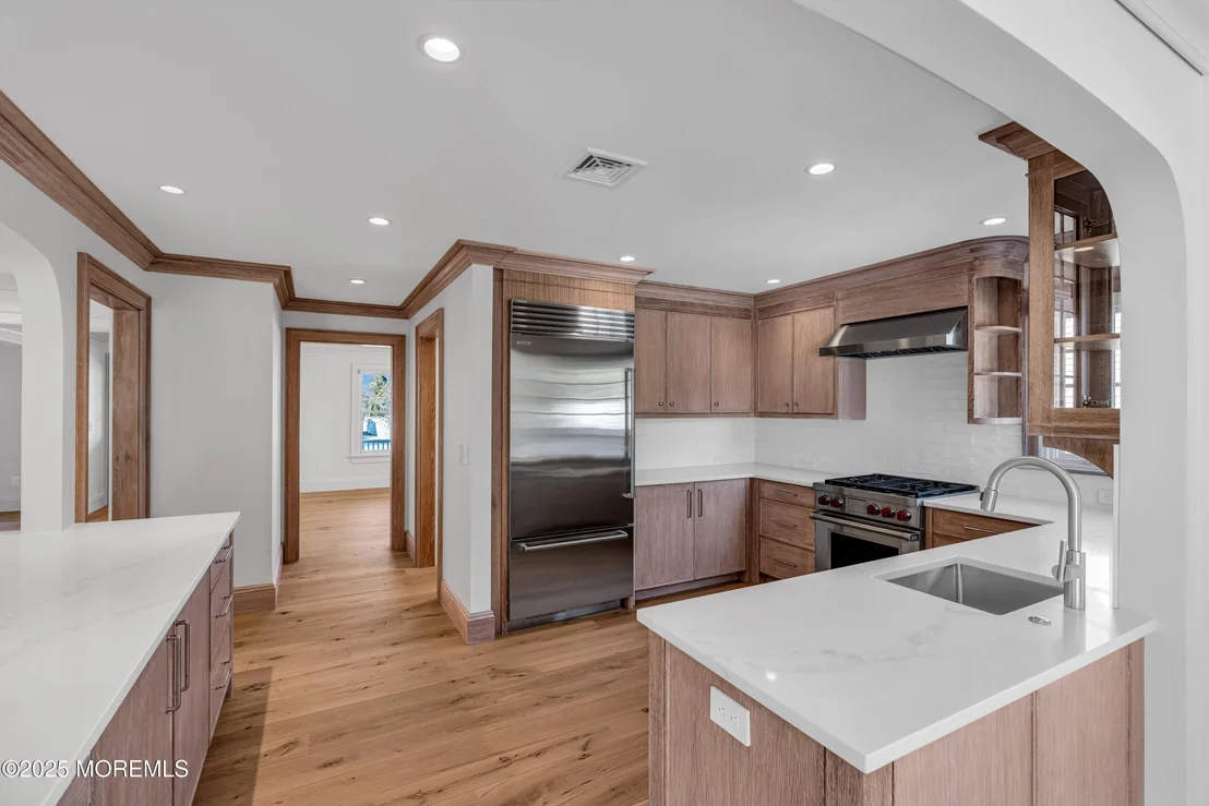 Photo of 327 South Boulevard