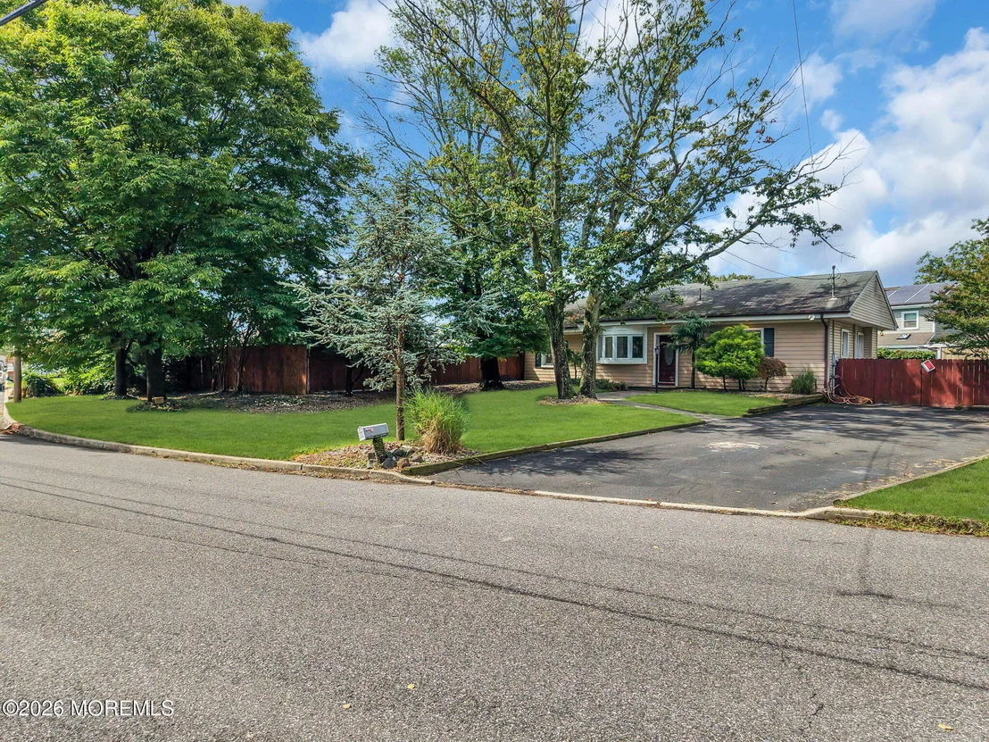 Photo of 294 Delaware Drive