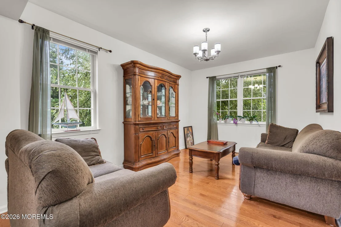 Photo of 102 Harvard Oval